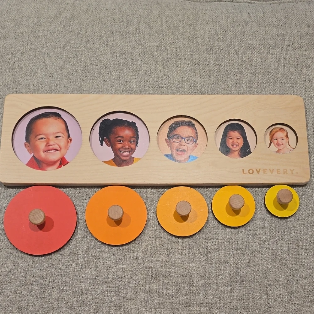 Lovevery Circle of Friends Puzzle